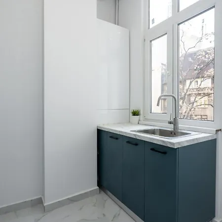 Chic In Piata Universitatii Bukareszt