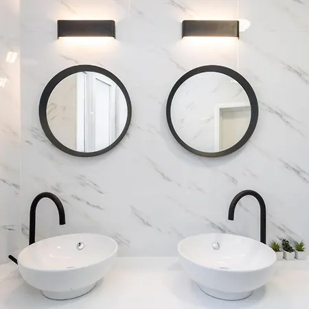 Chic In Piata Universitatii Apartment *