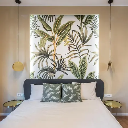 Chic In Piata Universitatii * Bucharest