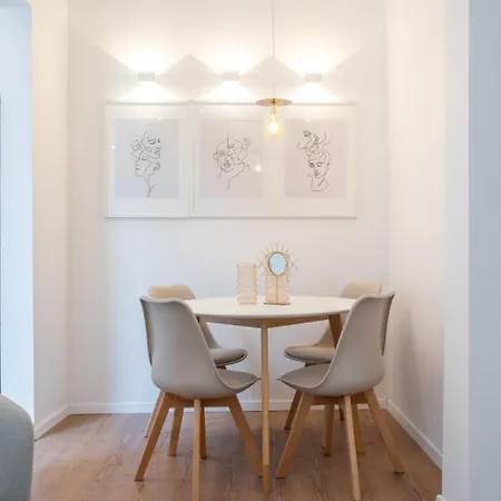 Chic în Piață Universității * Bucarest