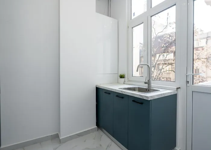 Chic In Piata Universitatii Бухарест