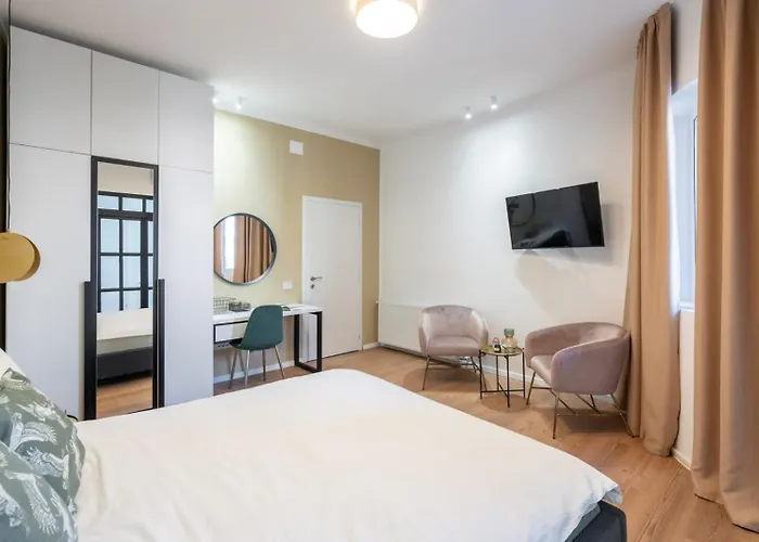 Chic In Piata Universitatii Апартаменти *