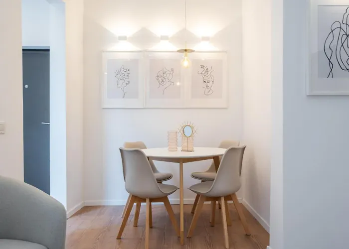 Chic In Piata Universitatii * Bukarest